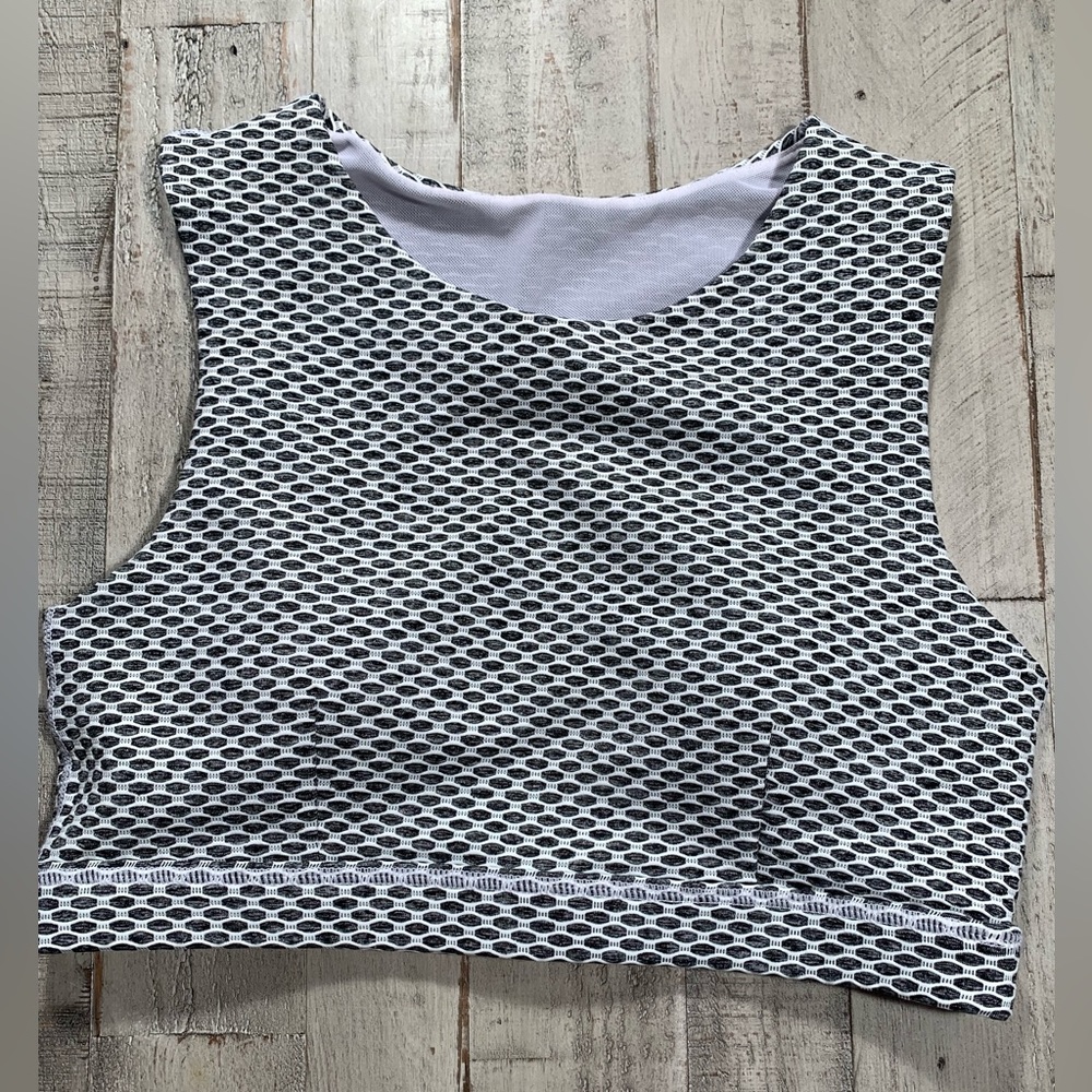 Mono B‎ padded sports bra with cut out back Size Large